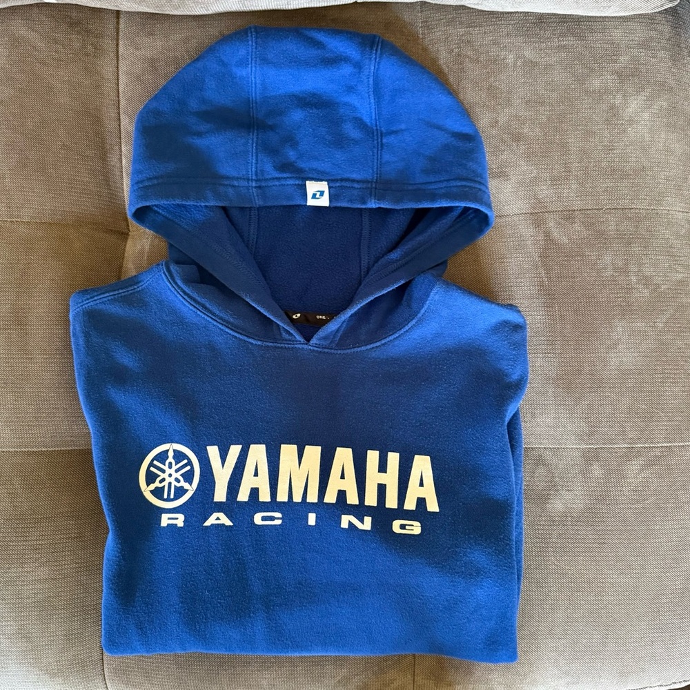 Yamaha Racing boys hoodie, size medium